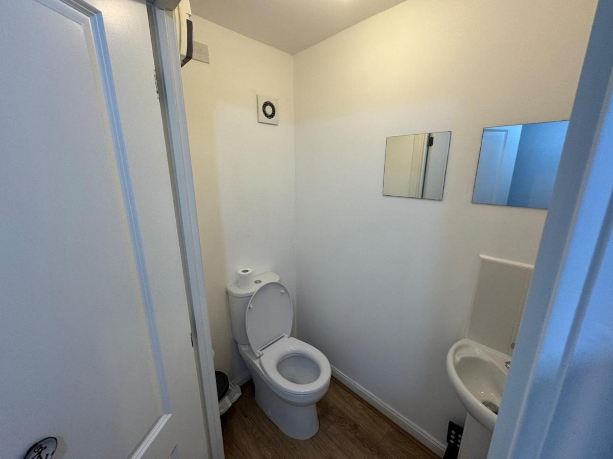 Holiday home Spacious 3 Bed Near Hospital Free Parking Birmingham
