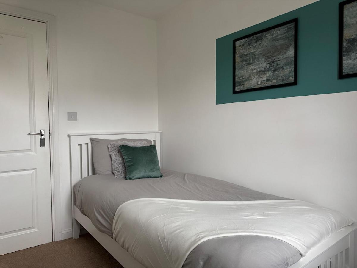 Holiday home Spacious 3 Bed Near Hospital Free Parking Birmingham