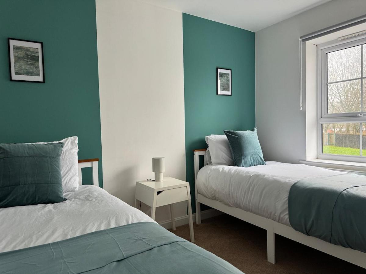 Spacious 3 Bed Near Hospital Free Parking