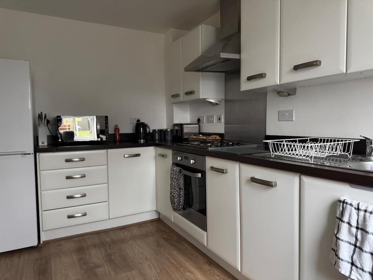 Spacious 3 Bed Near Hospital Free Parking Holiday home *