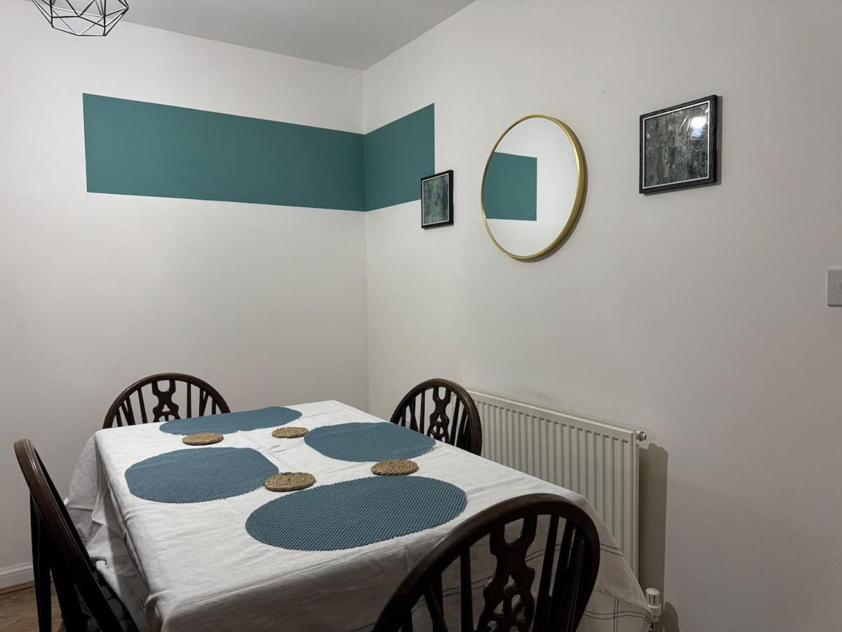 Spacious 3 Bed Near Hospital Free Parking